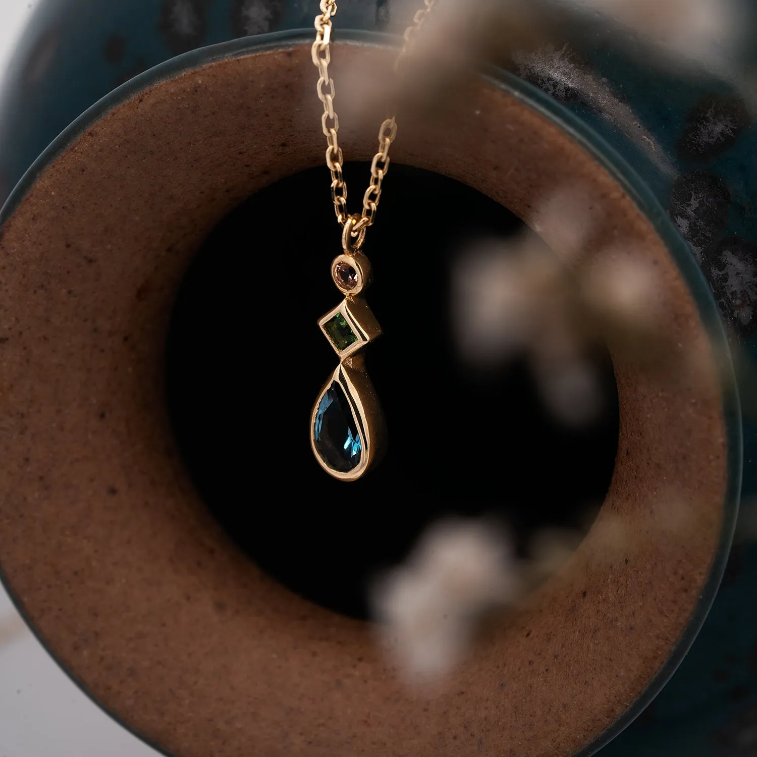 10k Gold Elizabeth Necklace