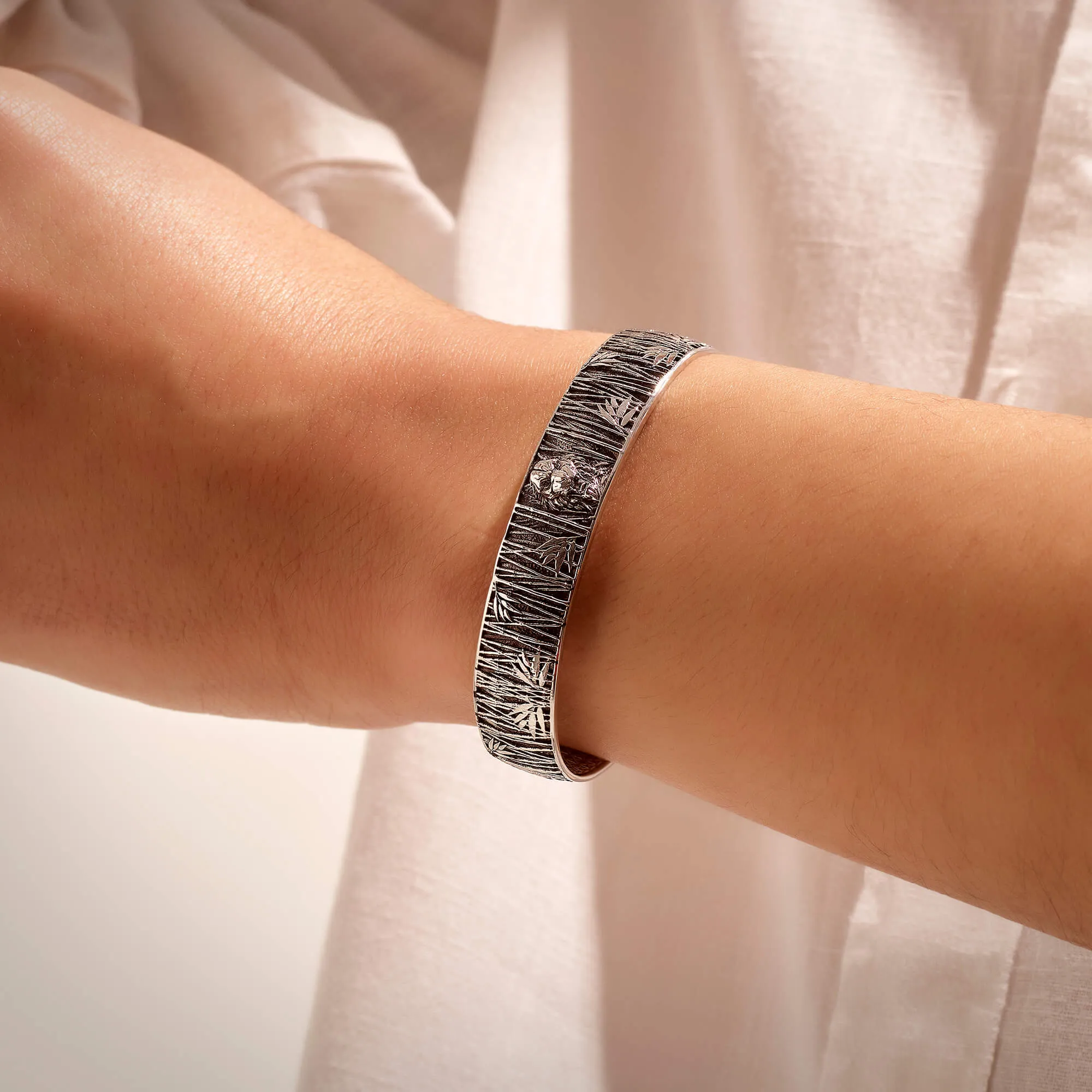 Tiger Cuff in Silver